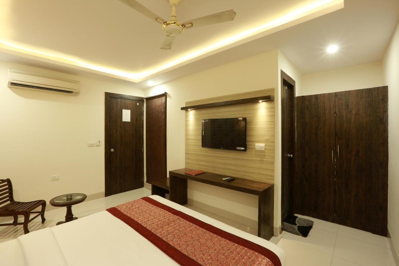 ניו דלהי Travel Inn At Delhi Airport מראה חיצוני תמונה
